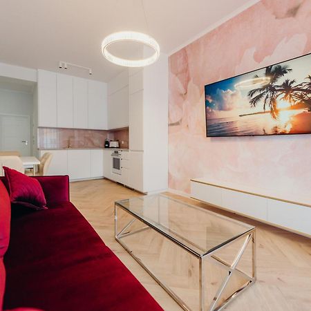 3 Bedrooms Premium Bella Rosa For 8 Guests With Ac And Underground Parking Rzeszów Εξωτερικό φωτογραφία