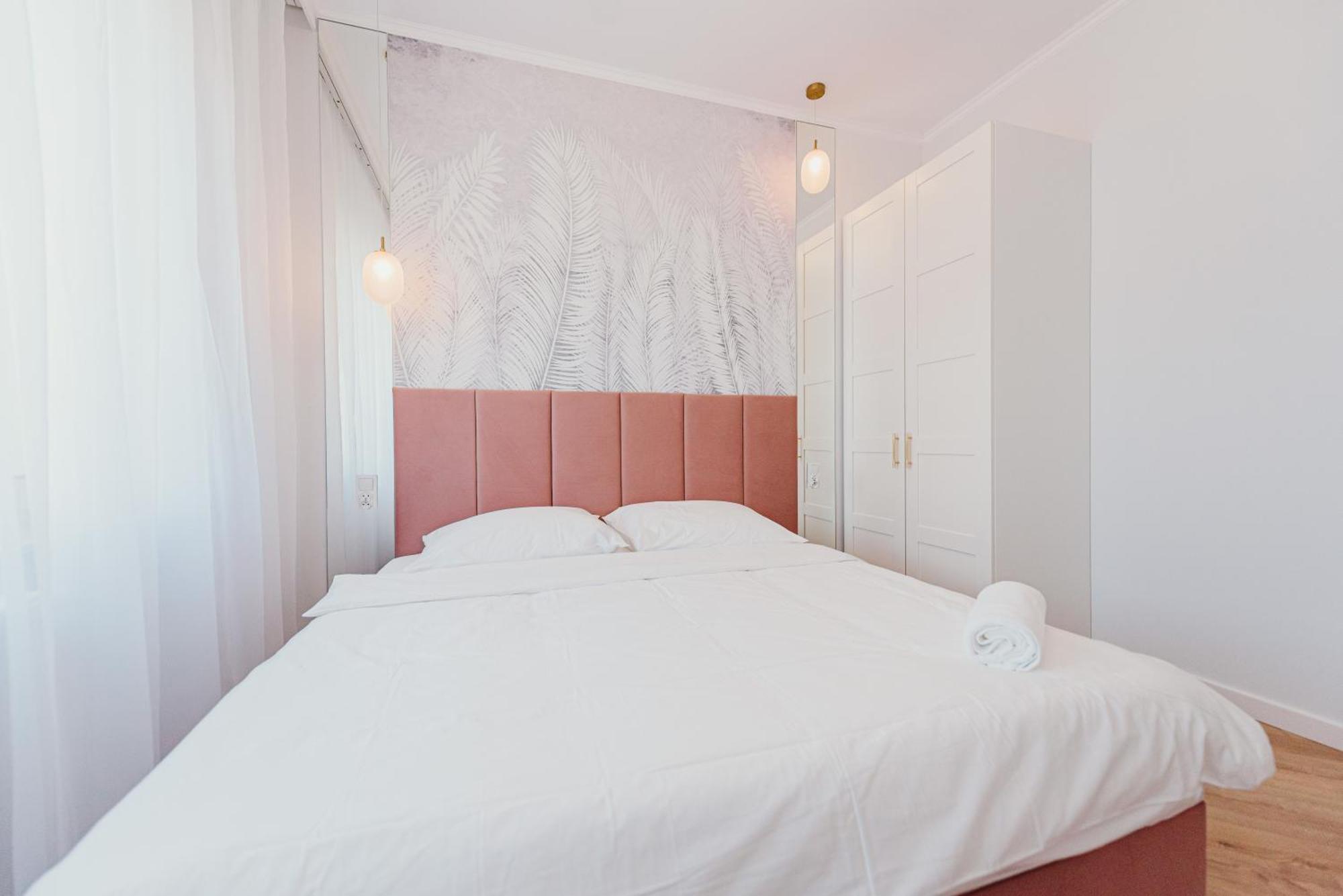 3 Bedrooms Premium Bella Rosa For 8 Guests With Ac And Underground Parking Rzeszów Εξωτερικό φωτογραφία