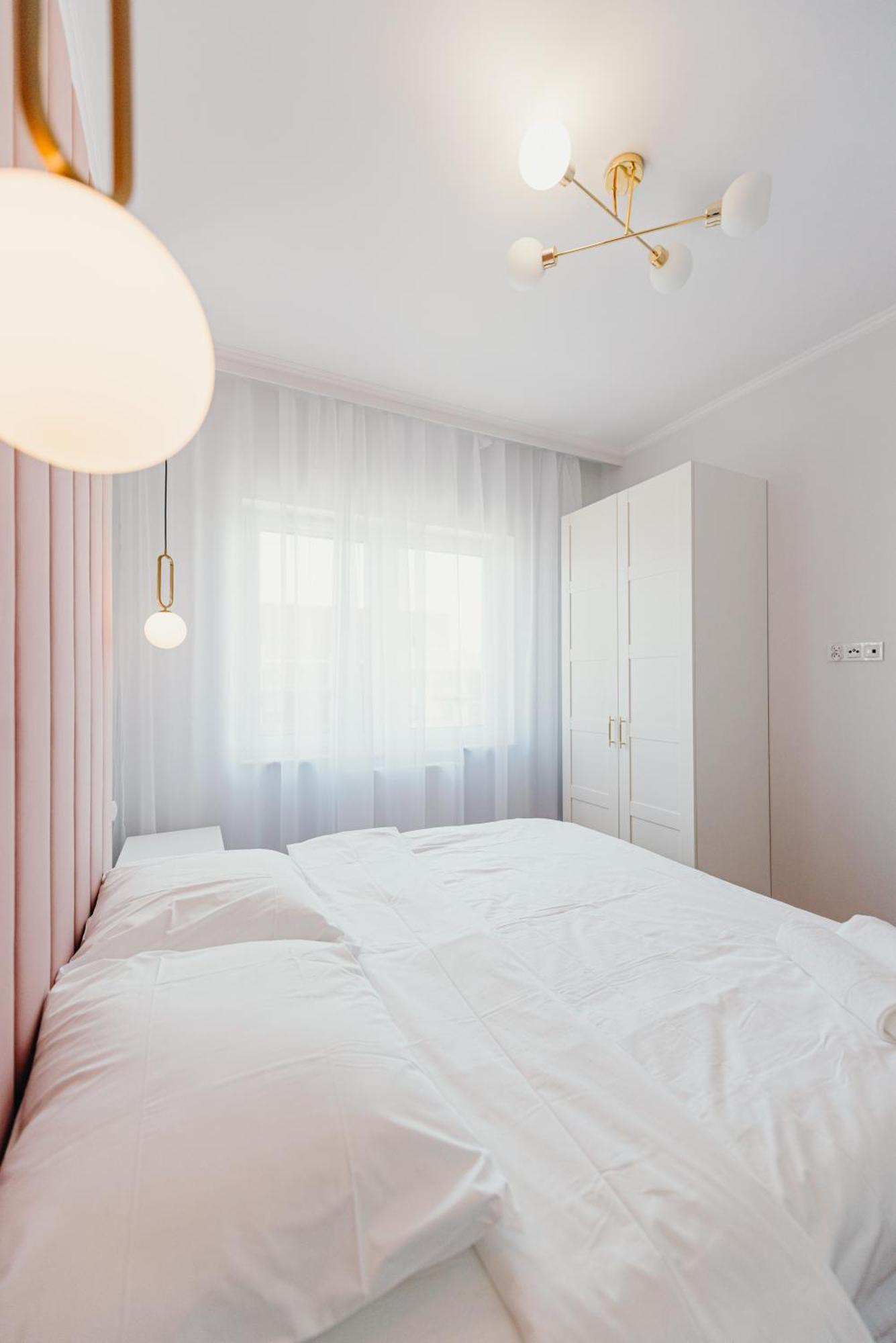 3 Bedrooms Premium Bella Rosa For 8 Guests With Ac And Underground Parking Rzeszów Εξωτερικό φωτογραφία